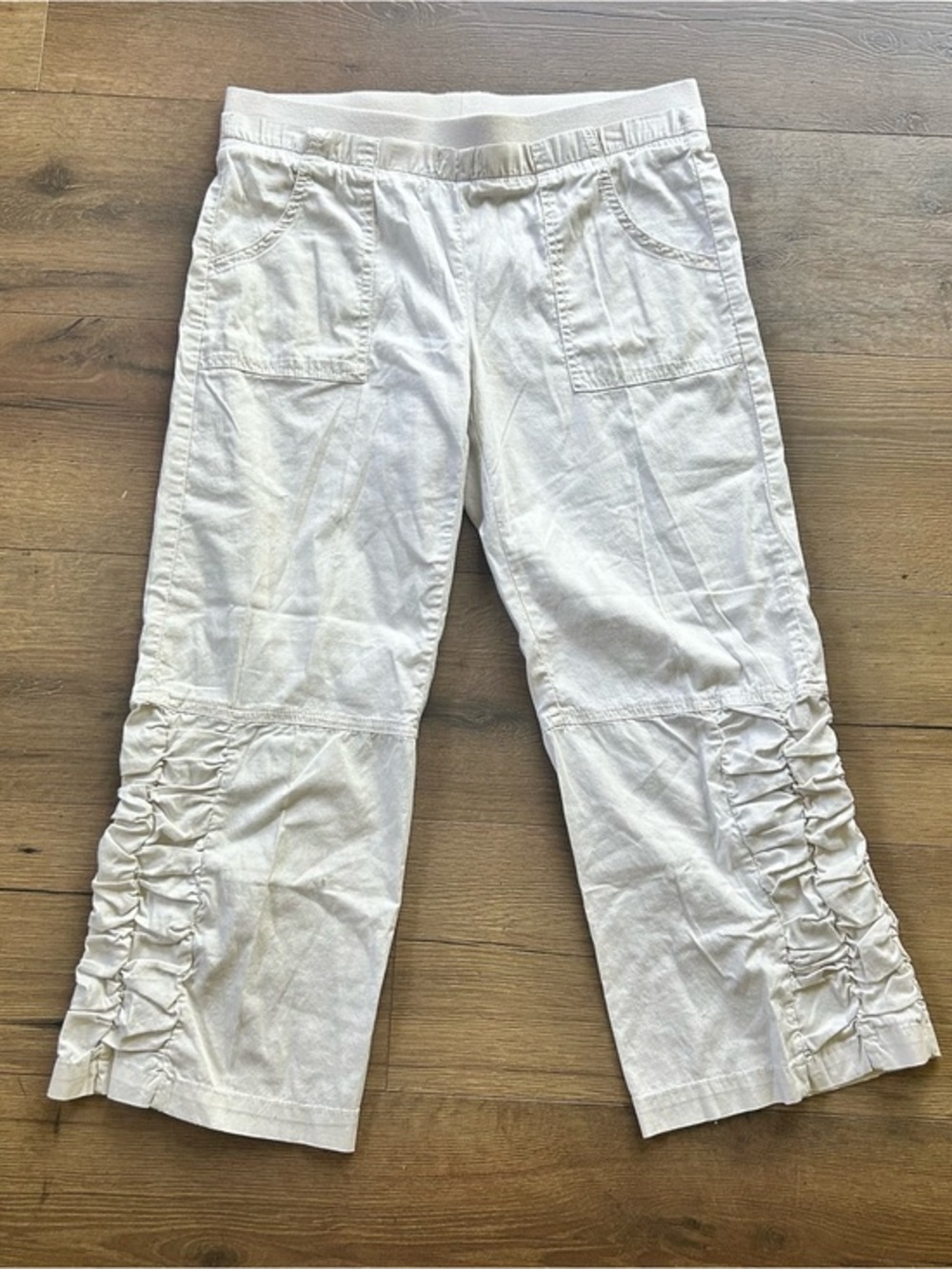 White linen Ruched Capri Pants - Women